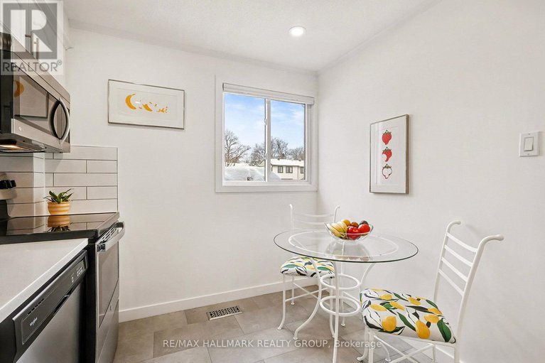 29365343/6861-bilberry-drive/convent-glen-north/ottawa/ontario/K1C2E8_13