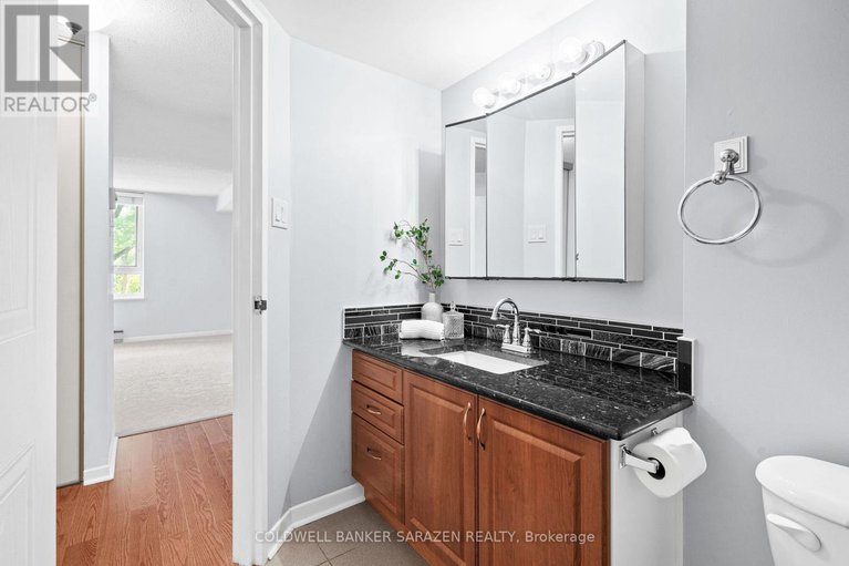 29228358/209-80-sandcastle-drive/leslie-park/ottawa/ontario/K2H9E7_18