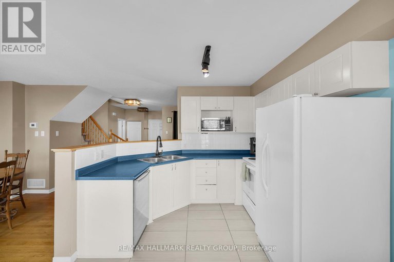 29018588/104-banchory-crescent/morgans-grantsouth-march/ottawa/ontario/K2K2V2_16
