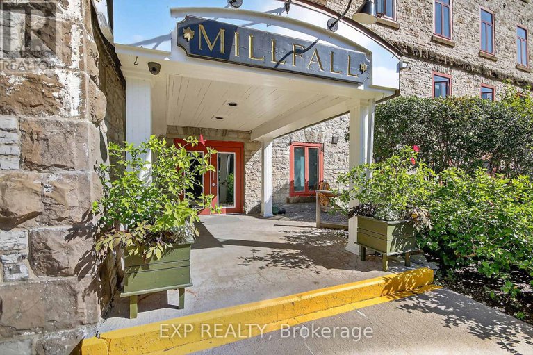 29011158/302-1-rosamond-street-e/almonte/mississippi-mills/ontario/K0A1A0_2