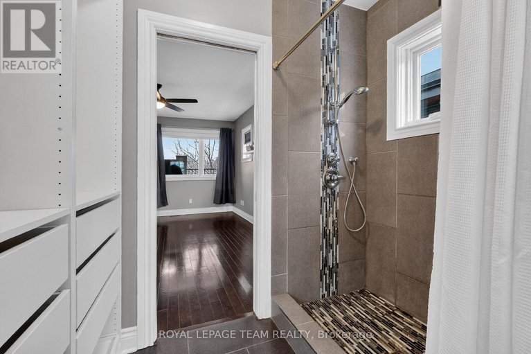 29501223/a-142-a-queen-mary-street/overbrookcastle-heights/ottawa/ontario/K1K1X5_34