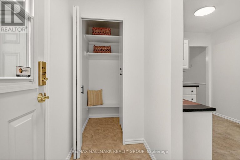 29129242/89-westpark-drive/blackburn-hamlet/ottawa/ontario/K1B3G4_15