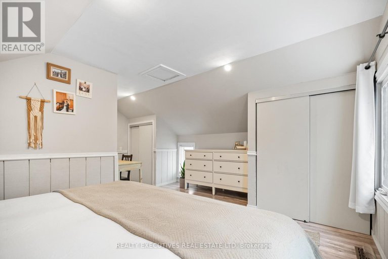 29206481/493-gladstone-street/winchester/north-dundas/ontario/K0C2K0_19