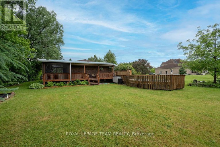 28365689/2765-quinn-road/emerald-woodssawmill-creek/ottawa/ontario/K1T3V4_33