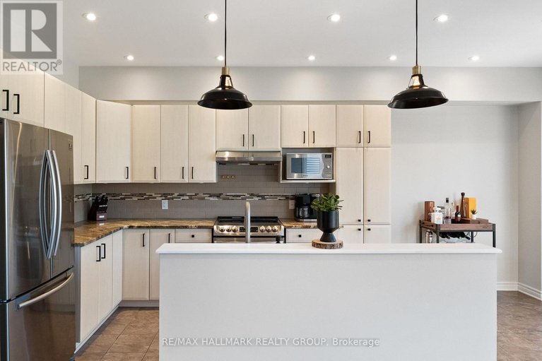 29660605/735-morningstar-way/mer-bleuebradley-estatesanderson-park/ottawa/ontario/K1W0G6_14