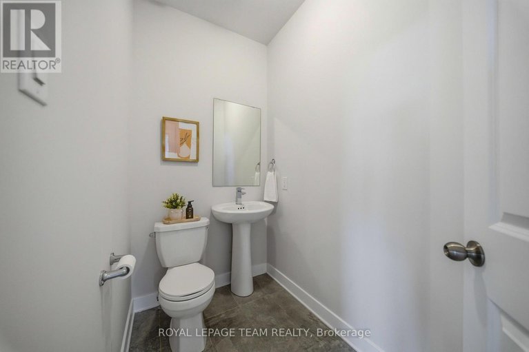 29688478/519-crescendo-private/riverside-southgloucester-glen/ottawa/ontario/K1X0E4_15