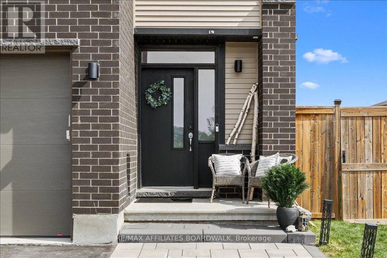 28885190/525-dressage-avenue/emerald-meadowstrailwest/ottawa/ontario/K2V0C8_4
