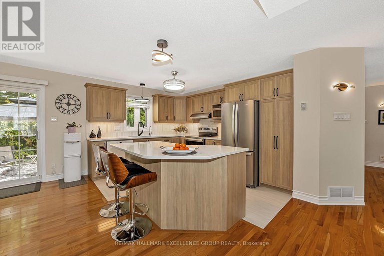 28907954/2360-lorraine-street/clarencerockland-twp/clarence-rockland/ontario/K4K1K7_14