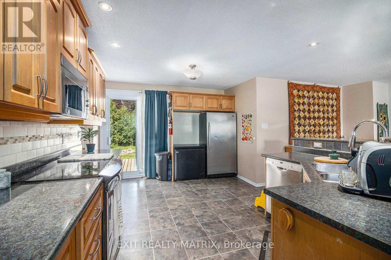 28850458/73-george-street/village-of-russell/russell/ontario/K4R1C2_4