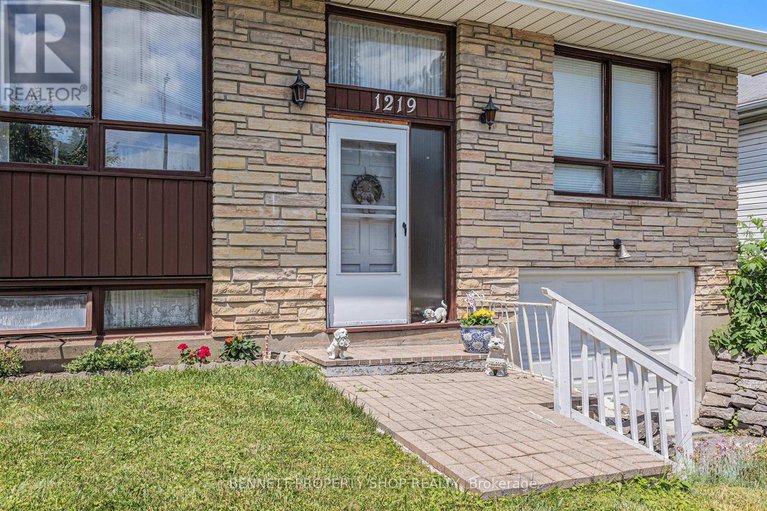 28615266/1219-vancouver-avenue/ellwood/ottawa/ontario/K1V6V2_4