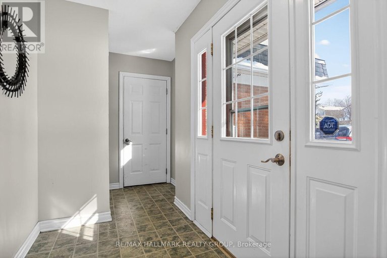 29580868/37-priam-way/westcliffe-estates/ottawa/ontario/K2H8S7_2