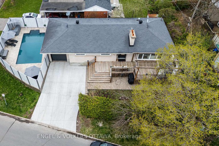 953 Fairlawn Avenue