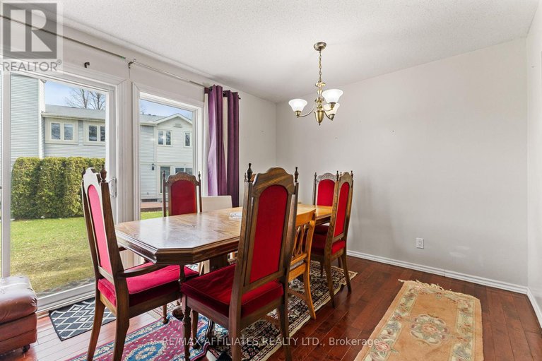 28333115/75-saxton-private/redwood-park/ottawa/ontario/K2H9P3_8