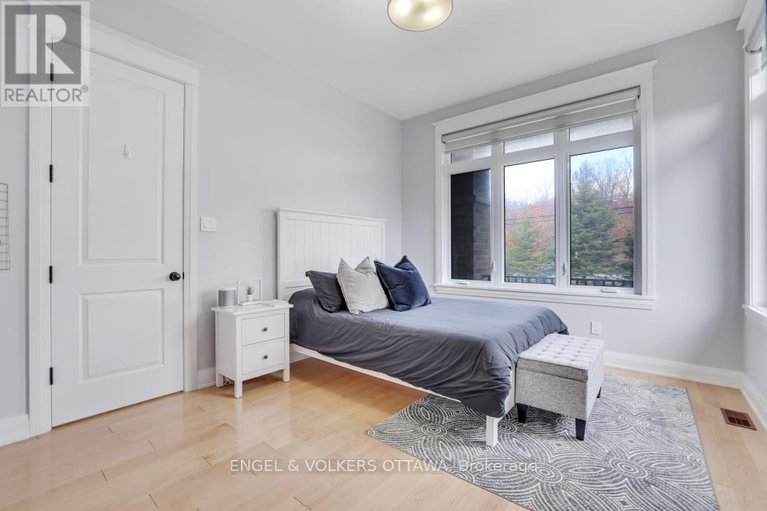 29037688/1296-bankfield-road/manotick-village-manotick-estates/ottawa/ontario/K4M1C4_26