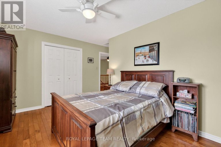 29494254/11-speers-crescent/bridlewood/ottawa/ontario/K2M1W1_29