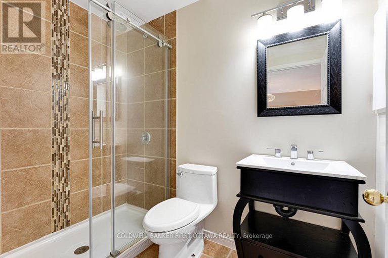 27833731/5525-pettapiece-crescent/manotick-village-manotick-estates/ottawa/ontario/K4M1C6_23