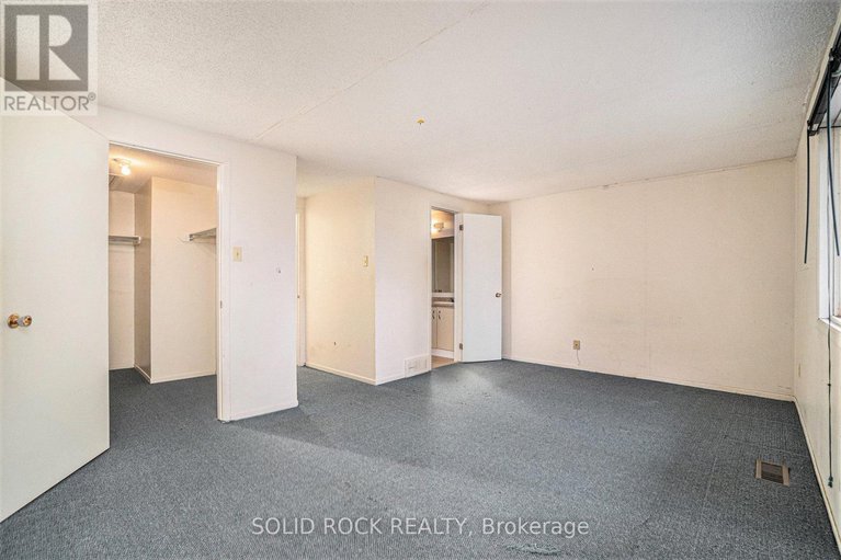 29065539/90-15-baneberry-crescent/glencairnhazeldean/ottawa/ontario/K2L2Y3_20