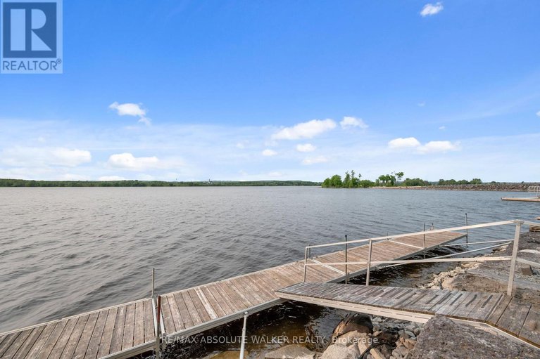 28429151/14-478-wilson-road/clarencerockland-twp/clarence-rockland/ontario/K4K1K7_45