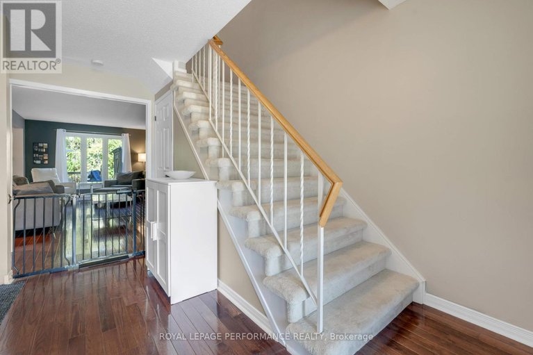 28820808/22-otten-drive/pheasant-run/ottawa/ontario/K2J1J2_6
