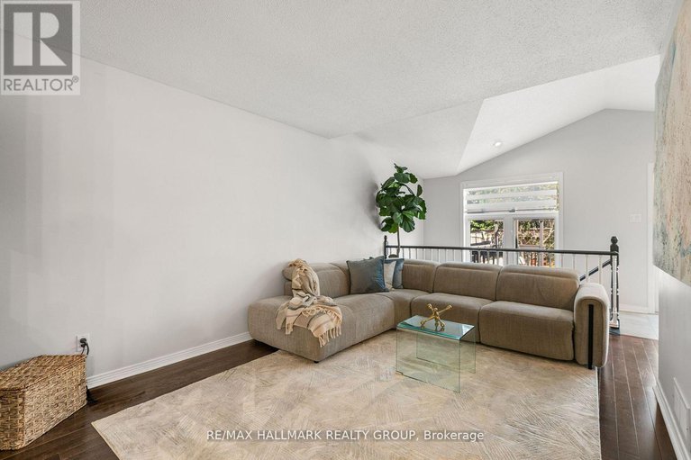 29239373/31-saddlesmith-circle/emerald-meadowstrailwest/ottawa/ontario/K2M2Y8_6