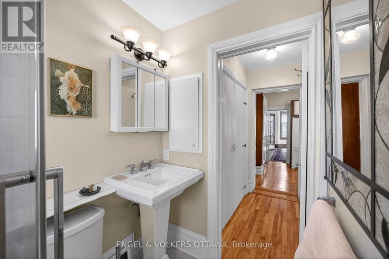 29643099/23-woodlawn-avenue/glebe/ottawa/ontario/K1S2S8_25
