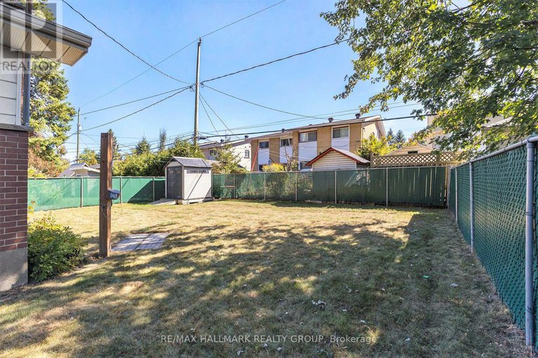 28927132/1986-michigan-avenue/urbandale-acres/ottawa/ontario/K1H6Y2_16