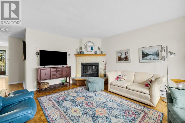 29126204/10-black-forest-lane/arbeatha-park/ottawa/ontario/K2H5C8_14