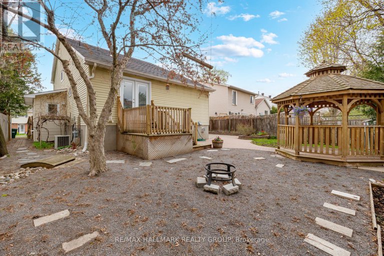 28280542/8-scharf-lane/glencairnhazeldean/ottawa/ontario/K2L2K2_38