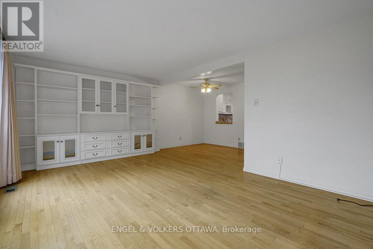 29078631/68-1947-stonehenge-crescent/pineview/ottawa/ontario/K1B4N7_8