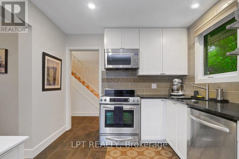 28412774/236-3310-southgate-road/south-keys/ottawa/ontario/K1V8X4_19