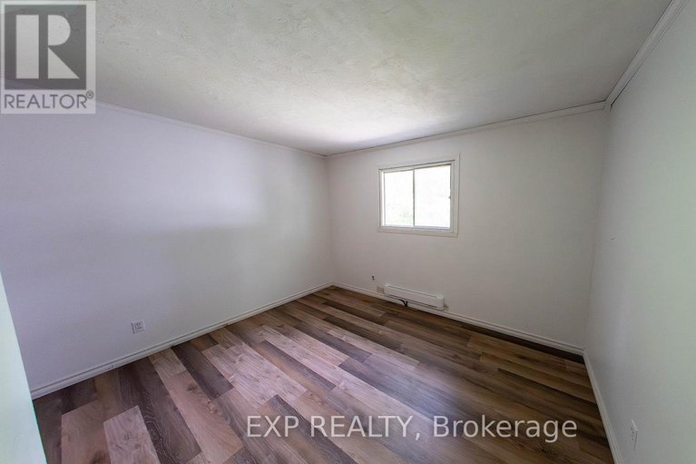 28606247/84-kenyon-street-e/alexandria/north-glengarry/ontario/K0C1A0_13