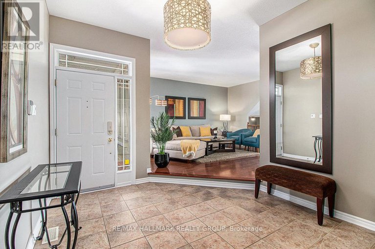 28370521/280-trail-side-circle/springridgeeast-village/ottawa/ontario/K4A5B1_4