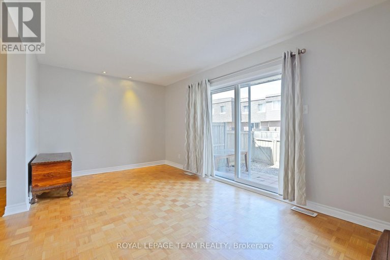 29631311/2942-fairlea-crescent/heron-gateindustrial-park/ottawa/ontario/K1V8T7_13