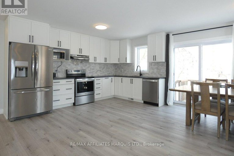 29444543/69-st-polycarp-street/moose-creek/north-stormont/ontario/K0C1W0_15