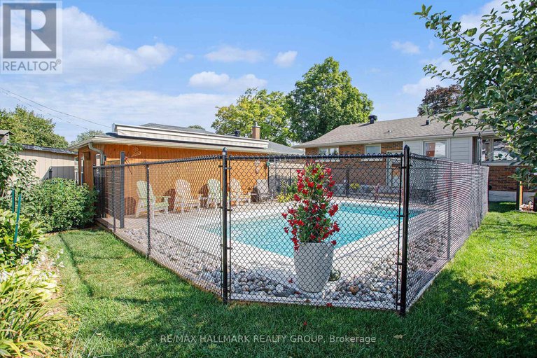 28828284/2088-bangor-street/elmvale-acresurbandale/ottawa/ontario/K1G2X7_27