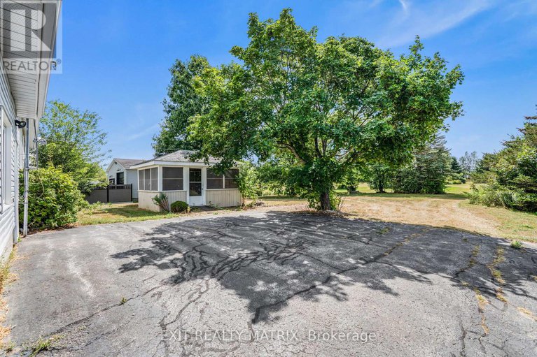 28785994/3704-pattee-road-e/champlain-twp/champlain/ontario/K6A2R2_28