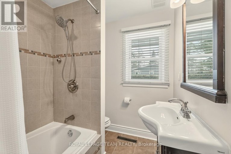 29630933/1314-randall-avenue/alta-vista/ottawa/ontario/K1H7R1_11