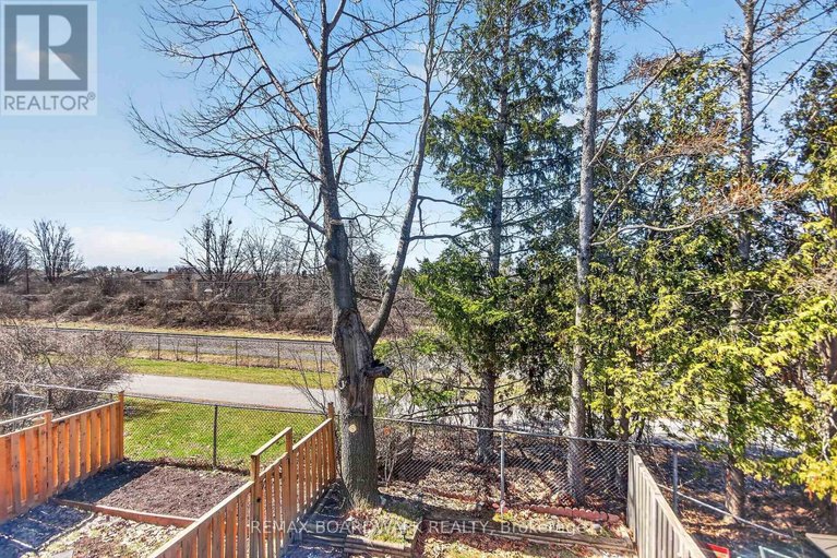 29631192/10-47-sunridge-lane/on-the-green/ottawa/ontario/K2J2N9_42