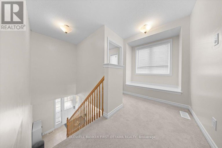 29656055/355-sweetclover-way/avalon-west/ottawa/ontario/K4A1E6_12