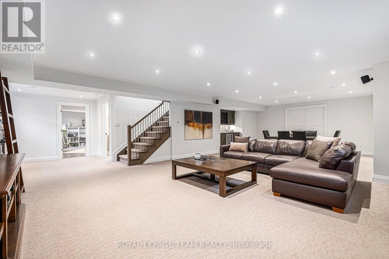 29059009/212-cabrelle-place/manotick-village-manotick-estates/ottawa/ontario/K4M0A9_29