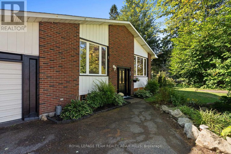 28834726/1095-boucher-crescent/manotick-south-to-roger-stevens/ottawa/ontario/K4M1B3_3