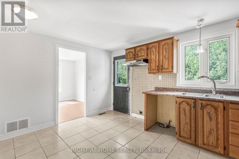 29647350/353-russell-road/clarencerockland-twp/clarence-rockland/ontario/K0A2A0_13