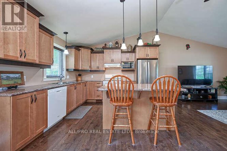 28596832/831-bolton-road/north-grenville-twp-kemptville-south/north-grenville/ontario/K0G1N0_9