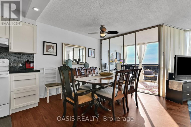 29432308/1108-2760-carousel-crescent/emerald-woodssawmill-creek/ottawa/ontario/K1T2N4_12