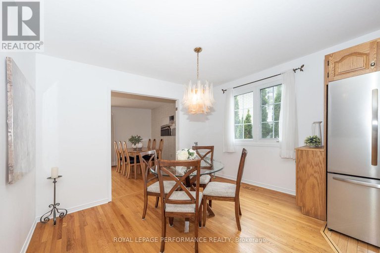 28549709/2091-tawney-road/hawthorne-meadows/ottawa/ontario/K1G1B9_12