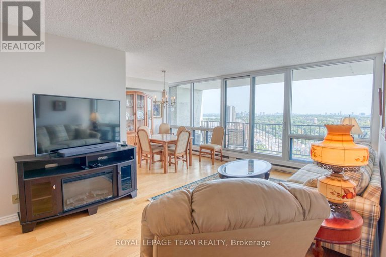 29296783/2006-1195-richmond-road/woodroffe/ottawa/ontario/K2B8E4_5