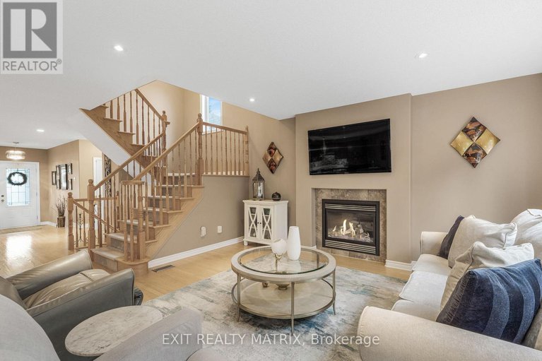 28751207/23-cobblestone-drive/village-of-russell/russell/ontario/K4R0A7_12
