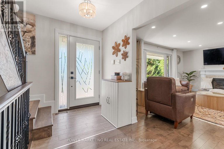 28389026/2714-hickson-crescent/redwood-park/ottawa/ontario/K2H6Y6_6