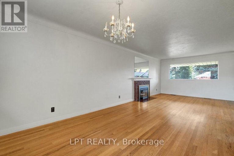 28994142/151-oakridge-boulevard/meadowlandscrestview/ottawa/ontario/K2G2V3_15