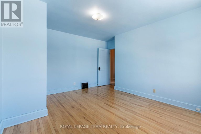 29327358/242-fairmont-avenue/civic-hospital/ottawa/ontario/K1Y1X9_21